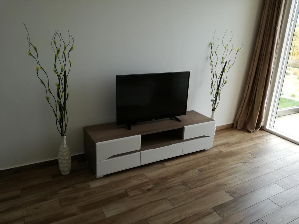 Apartment Victoria Dobra Voda Esterno foto