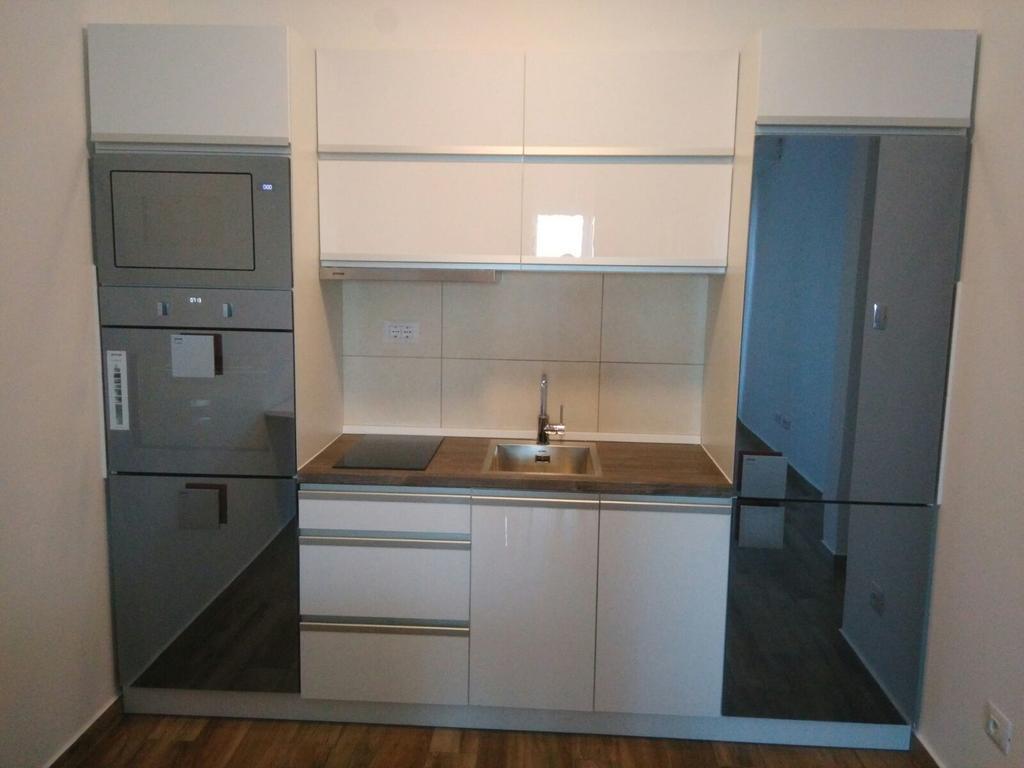 Apartment Victoria Dobra Voda Esterno foto